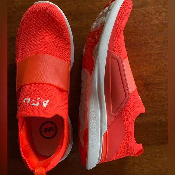 Athletic Propulsion Lab (APL) TechLoom Bliss 8.5 (Electric Red) - Picture 2 of 3